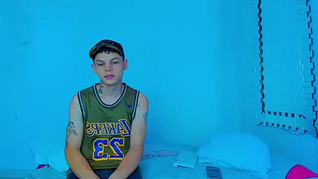 HOT boy2025 online show from 01/31/25, 08:43