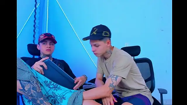 HOT boy2025 online show from 09/20/25, 12:28