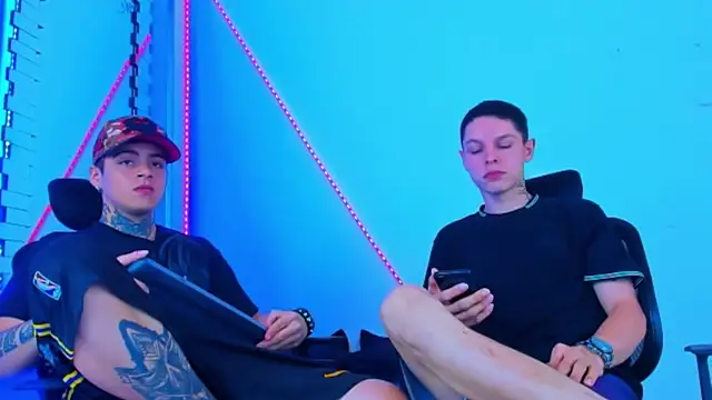 HOT boy2025 online show from 10/09/25, 12:30