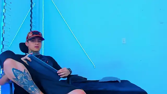 HOT boy2025 online show from 10/09/25, 09:02