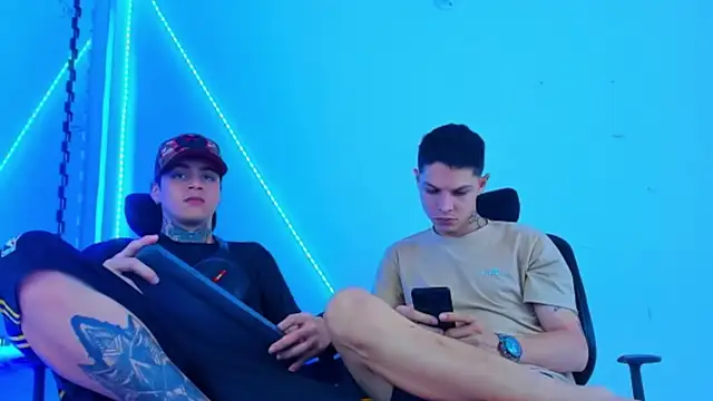 HOT boy2025 online show from 10/14/25, 12:00