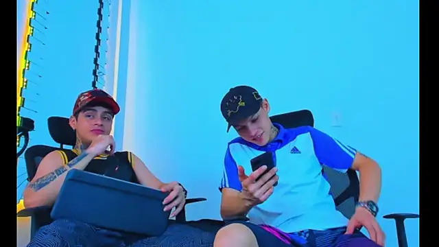 HOT boy2025 online show from 11/30/25, 05:00