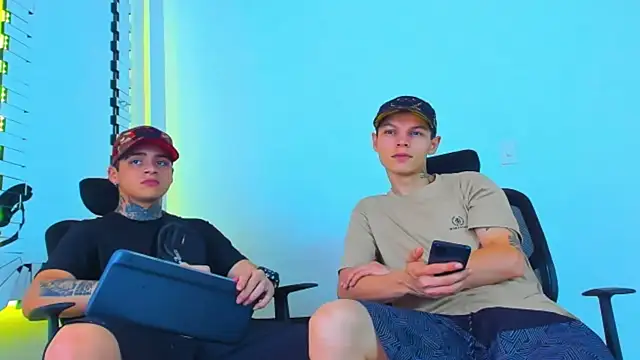 HOT boy2025 online show from 12/15/25, 01:43