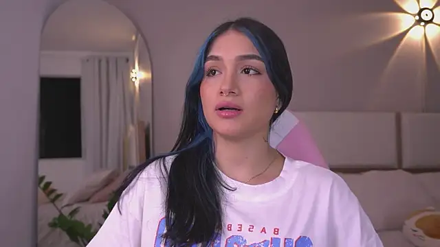 AnnyHizzle online show from 06/04/26, 12:27