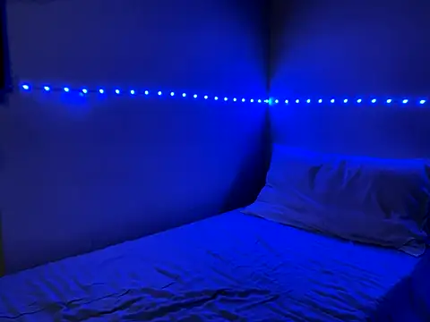 Snapshot of Alexx_Fit023 chatting on 09/17/25, 08:43 Alexx Fit023 online show from 09/17/25, 08:43