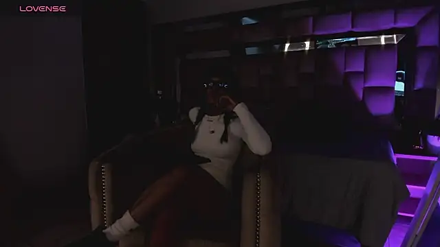 Snapshot of Dapnne_ chatting on 09/25/25, 01:15 Dapnne  online show from 09/25/25, 01:15