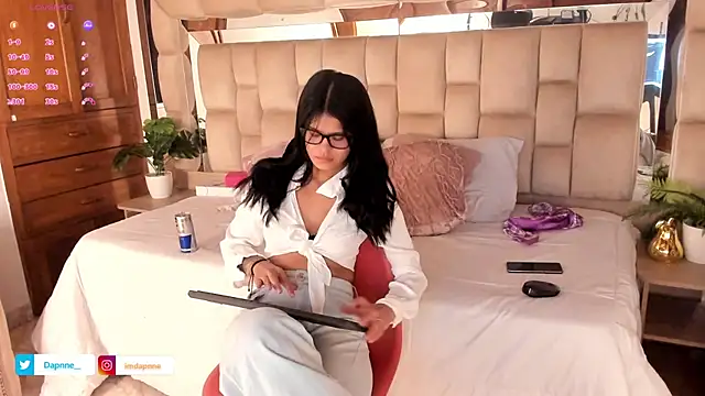 Snapshot of Dapnne_ chatting on 10/21/25, 12:39 Dapnne  online show from 10/21/25, 12:39