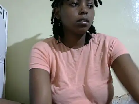 Snapshot of nelly_shyn chatting on 10/05/25, 06:28 nelly shyn online show from 10/05/25, 06:28