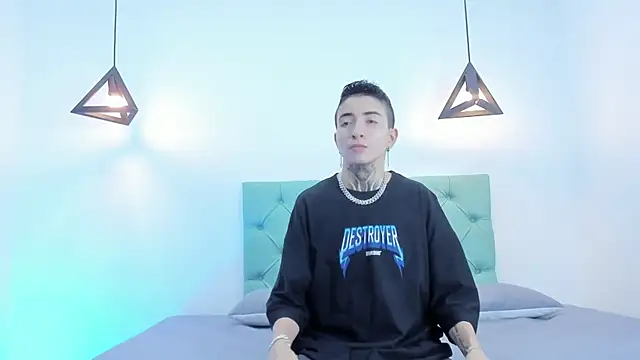 Tinny and Candy online show from 12/22/24, 01:11