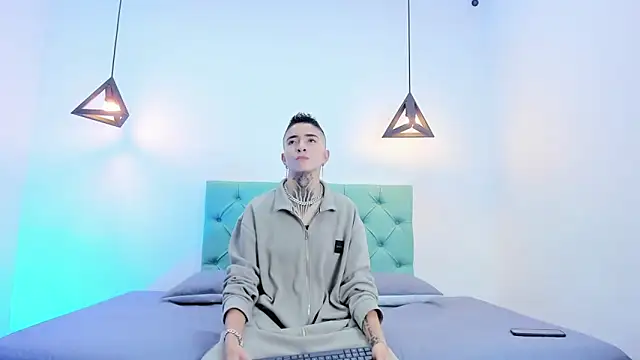 Tinny and Candy online show from 12/24/24, 01:28