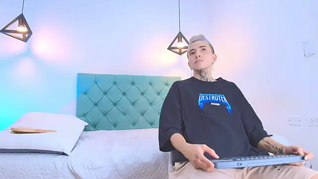 Tinny and Candy online show from 03/07/25, 04:11