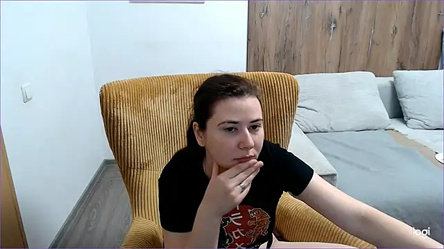 VioletaFlower7 online show from 05/17/26, 07:28