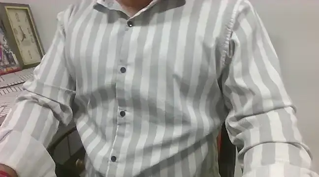 Snapshot of indianbull3684 chatting on 01/07/25, 02:30 indianbull3684 online show from 01/07/25, 02:30