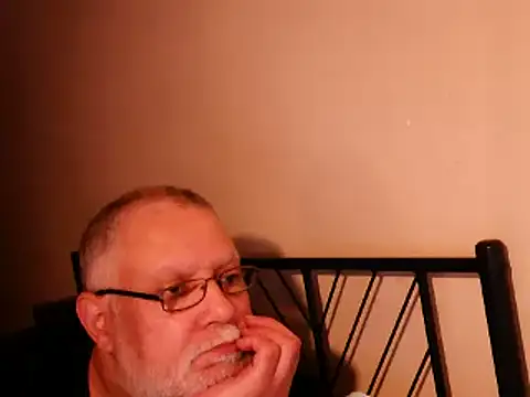 Snapshot of 100Tauros chatting on 09/19/25, 08:53 100Tauros online show from 09/19/25, 08:53