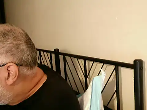 Snapshot of 100Tauros chatting on 09/27/25, 09:47 100Tauros online show from 09/27/25, 09:47