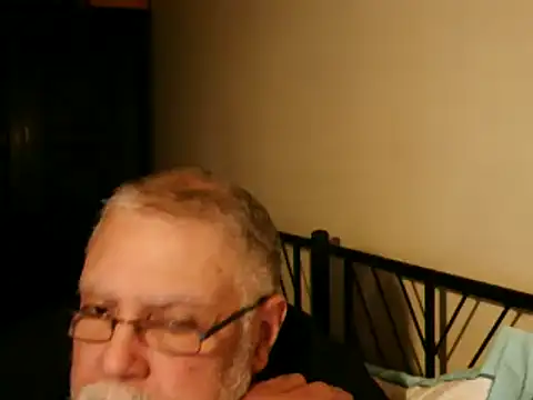 Snapshot of 100Tauros chatting on 09/28/25, 08:58 100Tauros online show from 09/28/25, 08:58