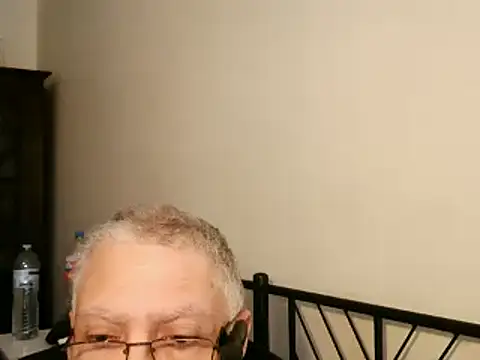 Snapshot of 100Tauros chatting on 09/30/25, 09:58 100Tauros online show from 09/30/25, 09:58