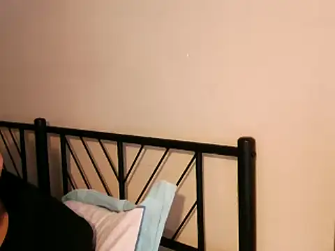 Snapshot of 100Tauros chatting on 10/03/25, 09:06 100Tauros online show from 10/03/25, 09:06