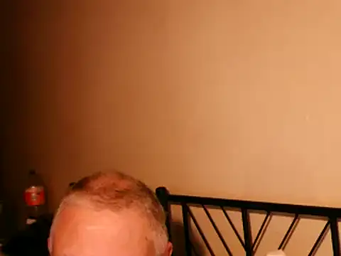 Snapshot of 100Tauros chatting on 10/03/25, 09:12 100Tauros online show from 10/03/25, 09:12