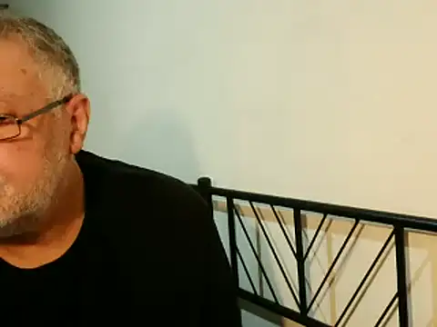 Snapshot of 100Tauros chatting on 10/04/25, 09:24 100Tauros online show from 10/04/25, 09:24