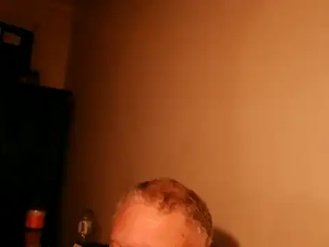 Snapshot of 100Tauros chatting on 10/11/25, 06:23 100Tauros online show from 10/11/25, 06:23