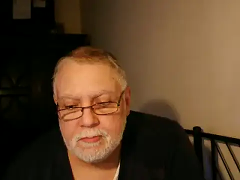 Snapshot of 100Tauros chatting on 10/12/25, 09:25 100Tauros online show from 10/12/25, 09:25