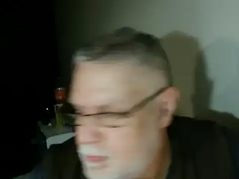 Snapshot of 100Tauros chatting on 10/26/25, 10:04 100Tauros online show from 10/26/25, 10:04