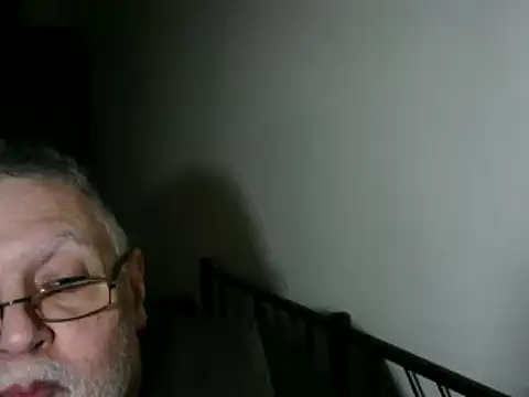 Snapshot of 100Tauros chatting on 11/03/25, 09:59 100Tauros online show from 11/03/25, 09:59