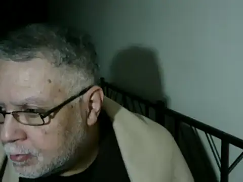 Snapshot of 100Tauros chatting on 11/13/25, 10:25 100Tauros online show from 11/13/25, 10:25