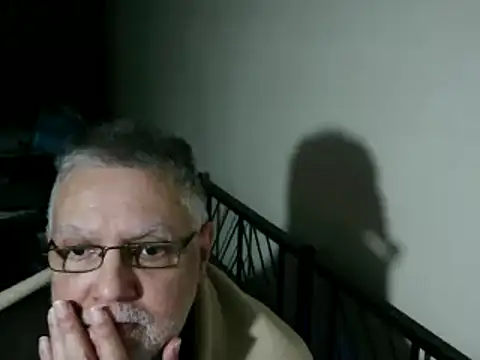 Snapshot of 100Tauros chatting on 11/26/25, 10:33 100Tauros online show from 11/26/25, 10:33