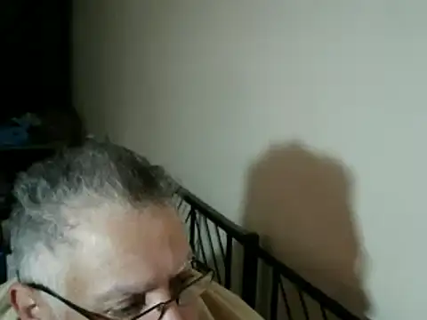 Snapshot of 100Tauros chatting on 11/29/25, 11:24 100Tauros online show from 11/29/25, 11:24