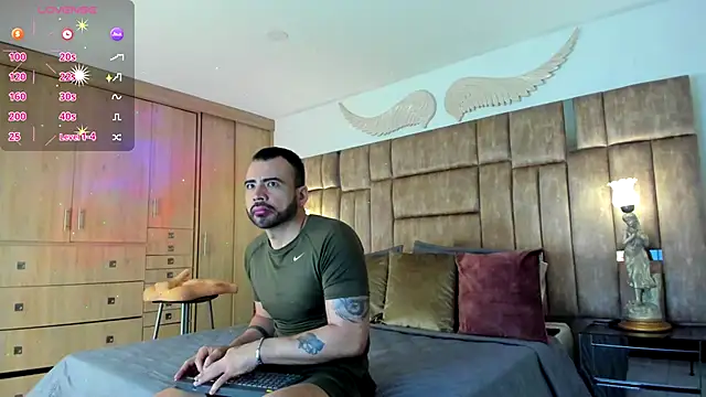 Snapshot of petterwilly1 chatting on 10/17/25, 03:03 petterwilly1 online show from 10/17/25, 03:03