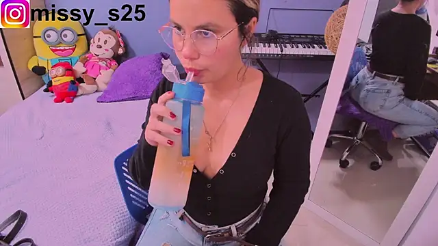 gigi stephans online show from 10/25/25, 08:14