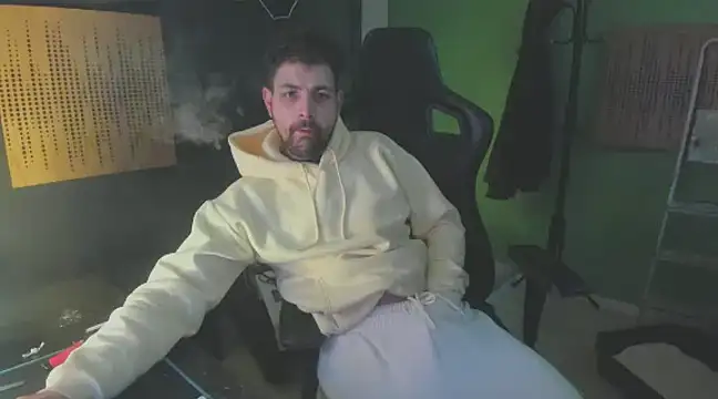 Snapshot of savage_daddyy chatting on 01/08/25, 08:38 savage daddyy online show from 01/08/25, 08:38