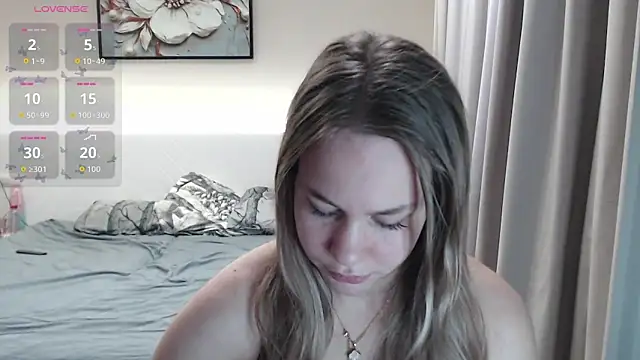 Snapshot of annabel8 chatting on 11/23/25, 09:25 annabel8 online show from 11/23/25, 09:25