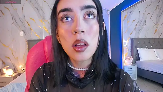 Snapshot of Julieta_De_Los_Angeles chatting on 01/11/25, 03:55 Julieta De Los Angeles online show from 01/11/25, 03:55