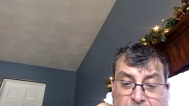 Snapshot of hornysexlover70 chatting on 03/07/25, 06:33 hornysexlover70 online show from 03/07/25, 06:33