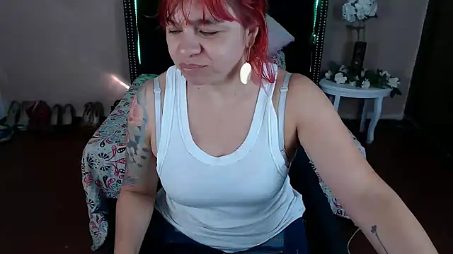 Snapshot of VioletaaaSlave chatting on 04/02/26, 12:14 VioletaaaSlave online show from 04/02/26, 12:14