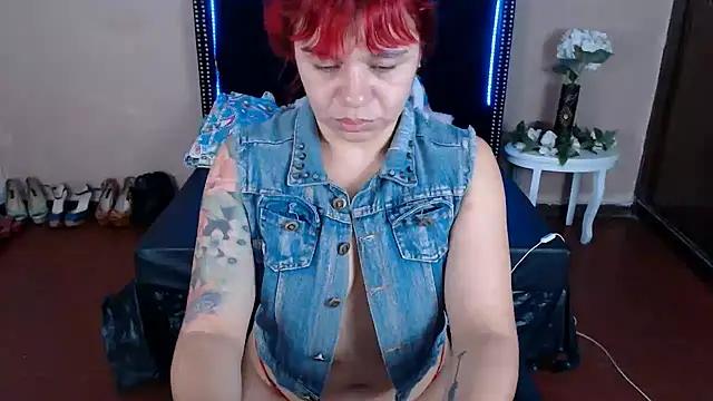 Snapshot of VioletaaaSlave chatting on 06/21/26, 10:51 VioletaaaSlave online show from 06/21/26, 10:51