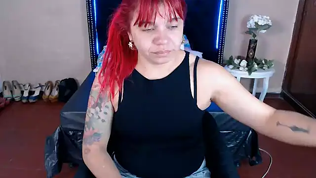 Snapshot of VioletaaaSlave chatting on 06/30/26, 11:00 VioletaaaSlave online show from 06/30/26, 11:00