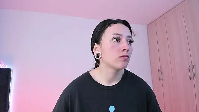 liaqueen610 online show from 01/13/25, 11:38