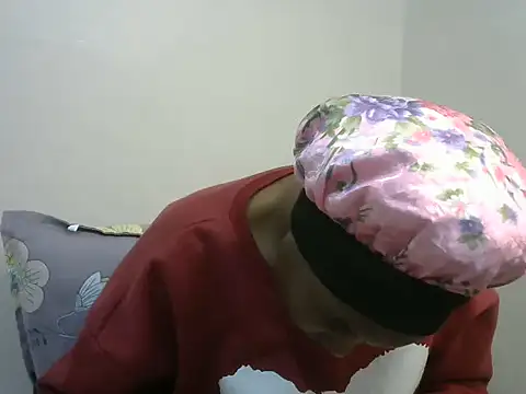 Snapshot of StacyGee24 chatting on 09/25/25, 05:49 StacyGee24 online show from 09/25/25, 05:49