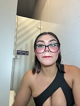 zui lu online show from 10/05/25, 03:49