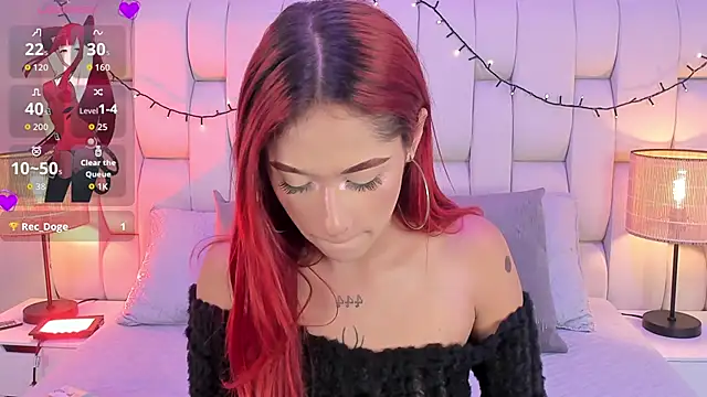 Snapshot of SkinnyFoxy chatting on 11/29/25, 07:50 SkinnyFoxy online show from 11/29/25, 07:50