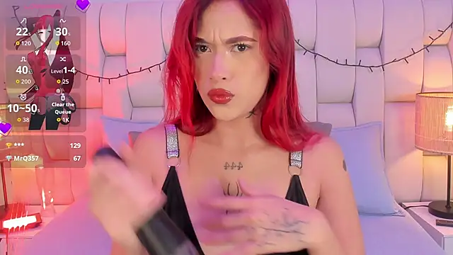 Snapshot of SkinnyFoxy chatting on 12/02/25, 07:20 SkinnyFoxy online show from 12/02/25, 07:20