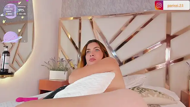 Mia Parissi online show from 02/10/25, 07:07