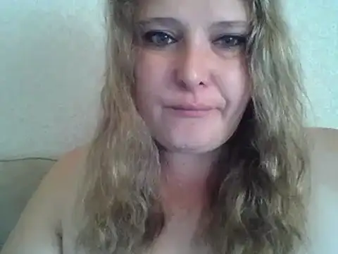 Snapshot of ParisMimi chatting on 09/16/25, 07:42 ParisMimi online show from 09/16/25, 07:42