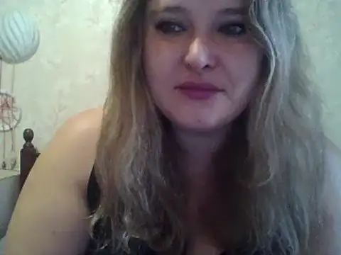 Snapshot of ParisMimi chatting on 10/20/25, 08:15 ParisMimi online show from 10/20/25, 08:15