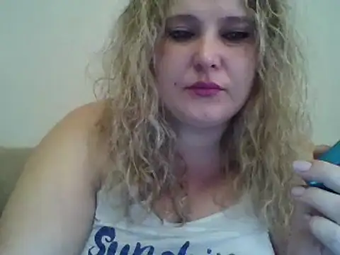 Snapshot of ParisMimi chatting on 11/13/25, 09:41 ParisMimi online show from 11/13/25, 09:41