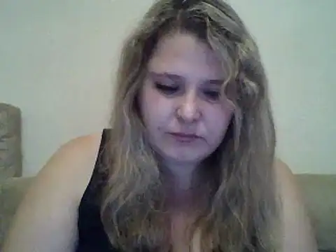 Snapshot of ParisMimi chatting on 11/21/25, 10:25 ParisMimi online show from 11/21/25, 10:25